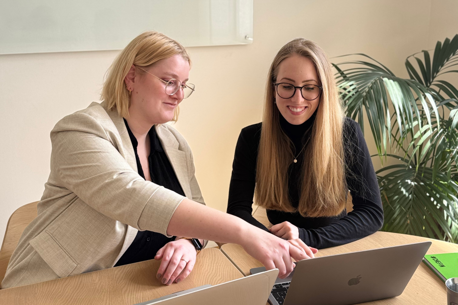 LinkedIn Corporate Influencer: So gewinnen Unternehmen 2025 Sichtbarkeit durch ihre Mitarbeitenden